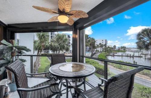 Waterfront Island Oasis! Heated Pool with Stunning View & 2 Full Bath - Foto 36