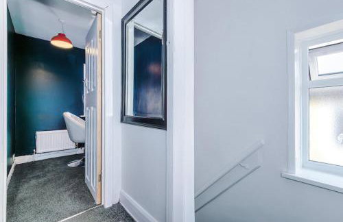 Charming 2 Bed House, Sleeps 6, Free parking, Contractors welcome - Foto 62