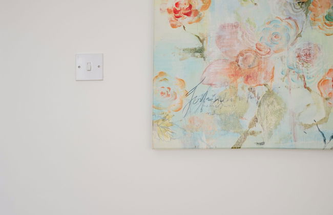 Corner House - Bright 2BD in Cheltenham - Photo 6