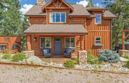 Cabin~Views~Heart of Town~W&D~Fireplace~Kitchen - Foto 46