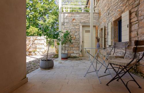 Beautiful restored farmhouse with private pool and gardens - Foto 22