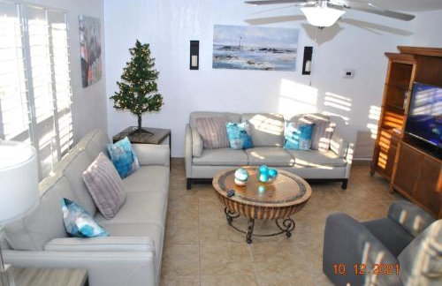 5 BR House 4 Minutes from the Beach - Foto 9