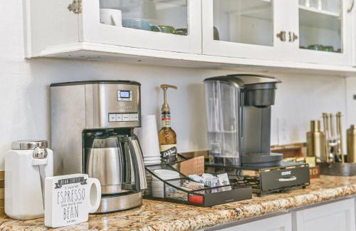 3 Unit Historic Charmer near Beach, Pier, Dining - Foto 9