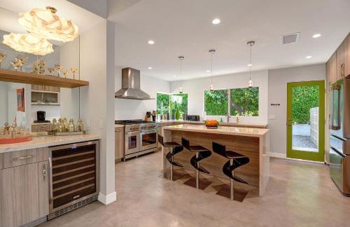 Ultra-Luxury- Resort Style Private Compound-Close to Everything- 3BD/2.5BA - Foto 15