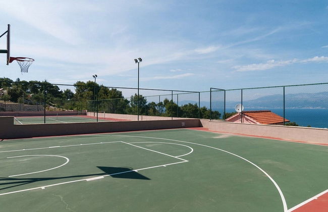 Holiday Home Blossom - Four Bedroom Holiday Home With Outdoor Pool and Jacuzzi - - Foto 22