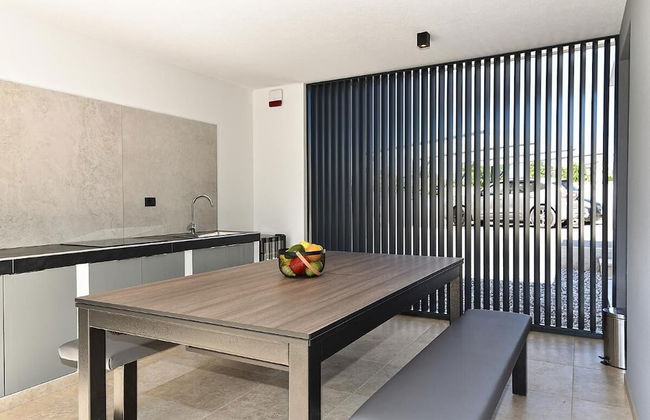 Spacious Villa With Pool and Garden in Stokovci - Foto 32