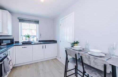 Liverpool-Halewood-Speke - NR Airport & JLR - Sleeps 8 - 5 Beds 1 sofabed 2 Bath Driveway Parking - Docks - Short 2 Long Stays - by Samina, ARZ Stays - Foto 31