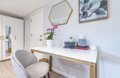 Private Pet Friendly Avenues Suite of Downtown - Foto 8