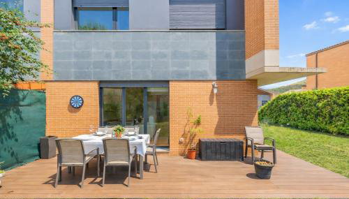 Gran chalet con amplio jardín próximo a Pamplona - Foto 3