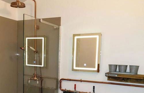 The Potting Shed near Tenby, 100" Projector, Four poster bed, On-site HOT TUB access via Spa Pack - Photo 16