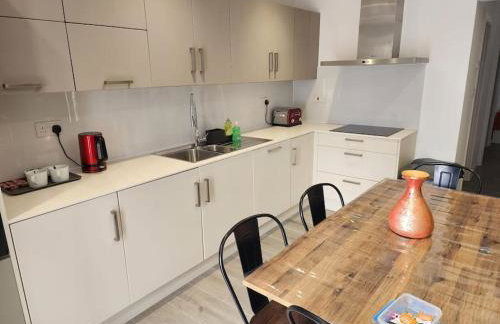 Paradigm Court, Modern 2-Bedroom Apartment F2, Oxford - Photo 12