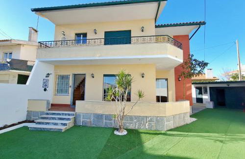 MBird Rosário Family House with Private Jacuzzi - Foto 4