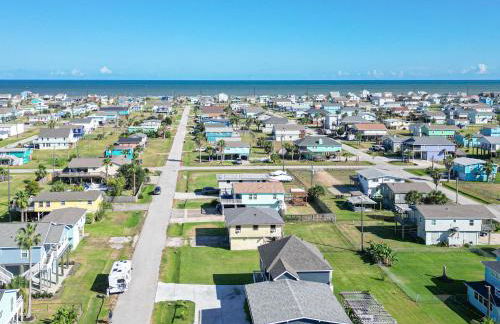 Walk to Sea Isle Beach Group Getaway with Deck! - Foto 42