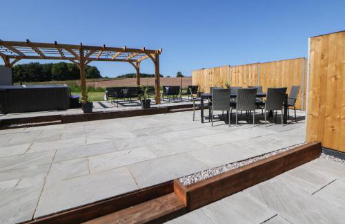 Langley Barn - Photo 32