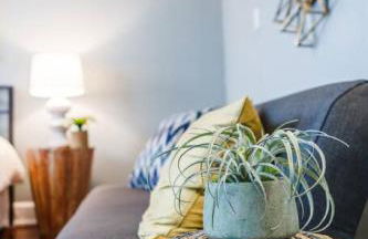 Stylish Flat in Walkable Downtown w Parking - Foto 11