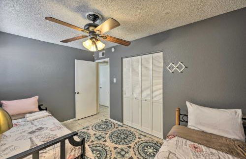 Family Friendly! Poolside Desert Oasis in Glendale - Foto 17