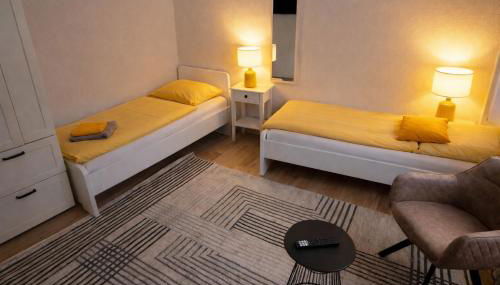 Moderne Ferienwohnung,Sauna im Haus, Parkplatz Hunde willkommen, nahe Schloss, Waldeisenbahn, Hermansbad, UNESCO Geopark, nahe polnischer Markt, Top Lage für Ausflugsziele zum Wandern oder Radfahren - Foto 4