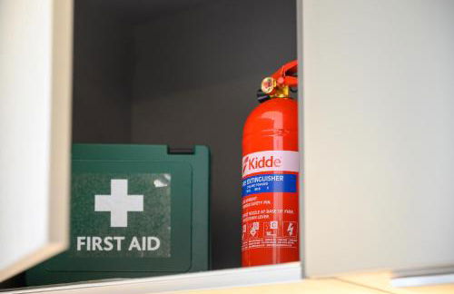 West Didsbury Retreat l Cinema l Sleeps 8 - Photo 8