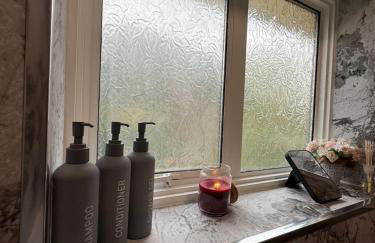 Charming 3 BR - NEC HS2- Long Stays Wifi Parking Airport - Foto 69