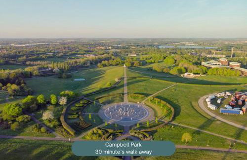 Detached House - Prime Location - Free Parking, Fast Wifi and Smart TVs with Sky TV and Netflix by Yoko Property - Photo 21