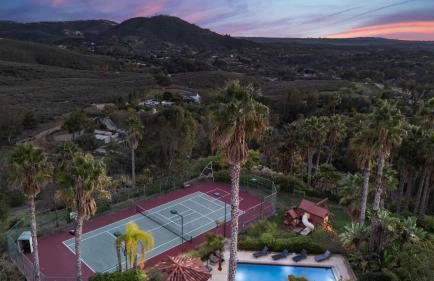 Resort-Style Estate w Pool Game Room Tennis Court Near Wineries The Tennis Ranch by AvantStay - Foto 71