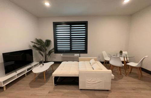 Spacious Apt 15 mins to NYC with Free Indoor Parking - Foto 3