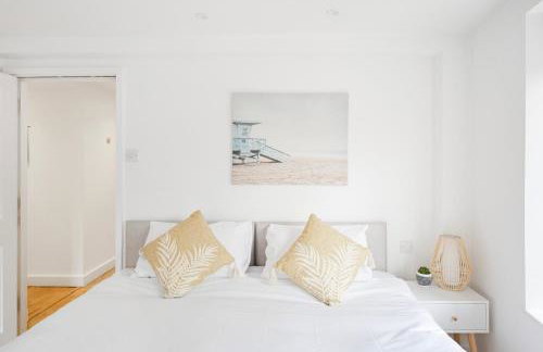 Central Apt-2Bed 2Bath-AC unit-By FabAccommodation - Foto 16