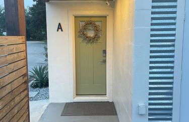 Shares Courtyard Luxury Apt - NEW! - Foto 34