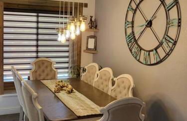 3 Bedrooms,Beautiful House with Hot Tub, Pool Oasis and Fire Pit - Foto 30