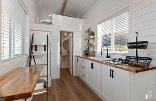 Tiny Home Lodge Near Zion and Bryce National Park Breathtaking Views Hot Tub - Foto 10