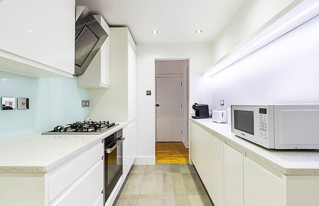 Charming Two-Bedroom Flat in West Hampstead - Photo 11