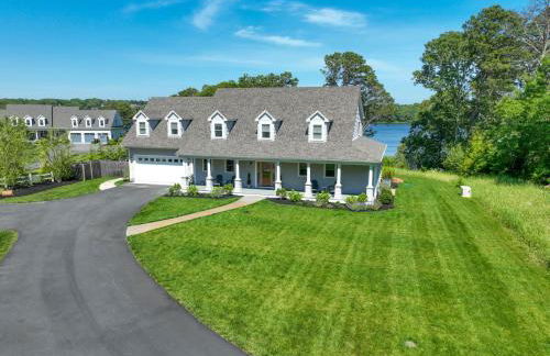 Luxury Waterfront Home w Heated Pool and Hot Tub - Foto 1