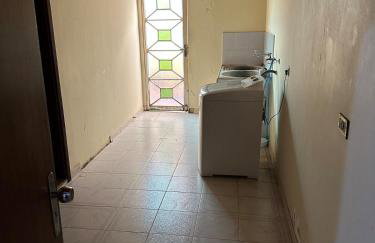 Casa inteira - ótima localização - Foto 5