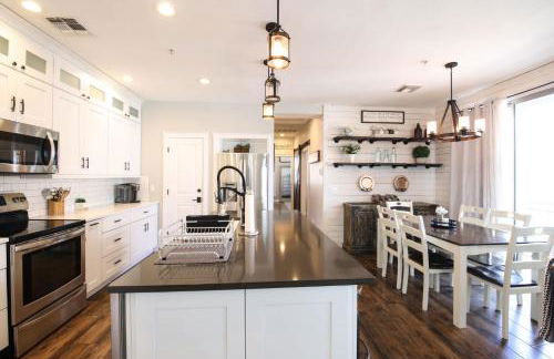 Central Luxury Mountain Oasis with TWO Pools and Jacuzzis - Foto 16