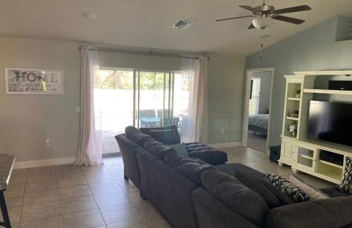 Gone Coastal! Large Heated pool home 30 min from beaches! - Foto 12