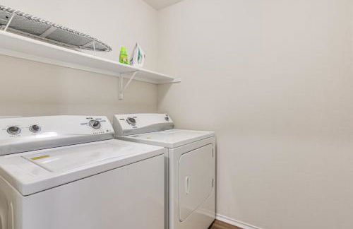 Modern Home with Private Yard and Patio in Little Elm! - Foto 22