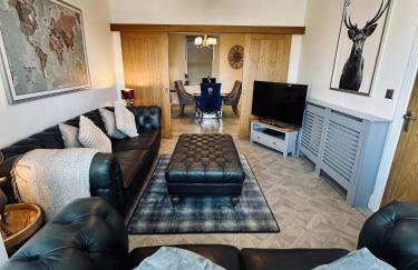 Luxury Pet Friendly 3 Bedroom Home with Copper Bath - Photo 17