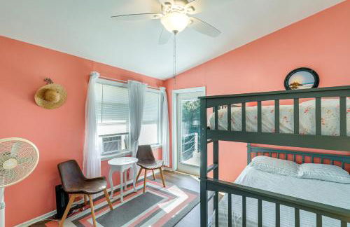 Oceanfront Gem with Rooftop Deck Steps to Sand - Foto 18