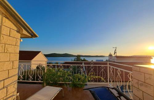 Apartments Ana Žaborić, 50 m od šljunčane plaže - Foto 19