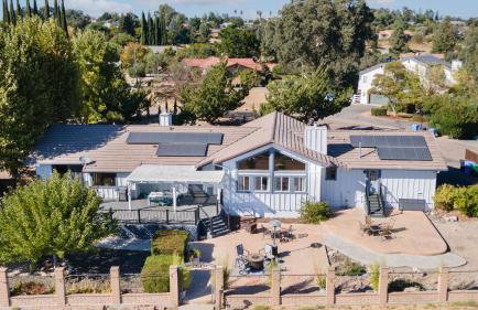 Paso Vista Bella by AvantStay Luxe Group Escape w Wine Country Views - Photo 41