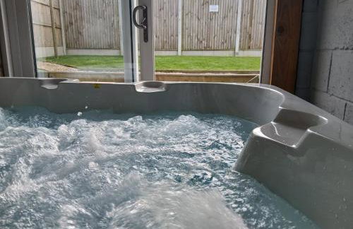 The Sunset "with private Hot tub" - Foto 29