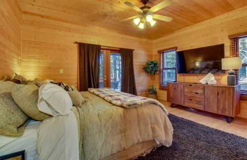 Hike, Fish and Relax Fireside! Forest Lakes Cabin - Foto 13