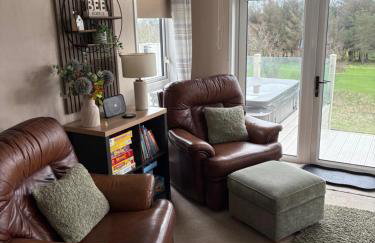 Hot Tub Lodge with Panoramic Views & Free Golf - Foto 6