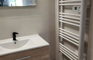 Gîte Coté Village - le cœur du village avec piscine - Foto 15