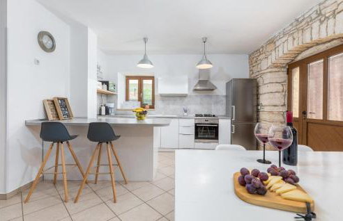 Two-Bedroom Holiday Home In Svetvincenat - Foto 17