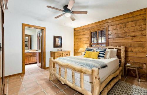 Impressive Modern Cabin with Beautiful Interior and Exterior in Ingram, Texas - Foto 36