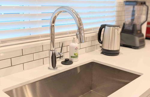 TMC 3-Story Townhome FREE EV Charge - Foto 26