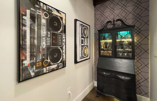 Modern Luxury at The 1865 - Photo 4