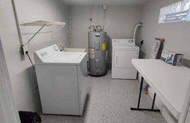 Riverside Retreat: Deck Bar, FirePit, Boat Parking - Foto 18