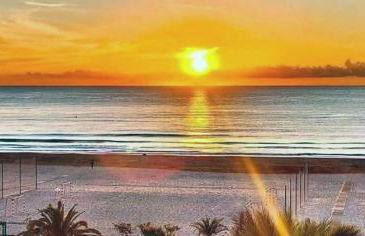 Primera linea playa Apto recien reformado Piscina - Foto 16